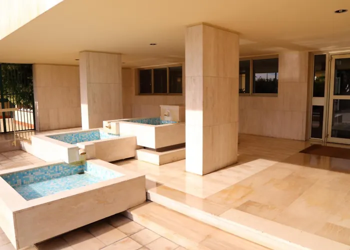 Joli Climatisé Avec Terrasse à - Fr-1-196-376